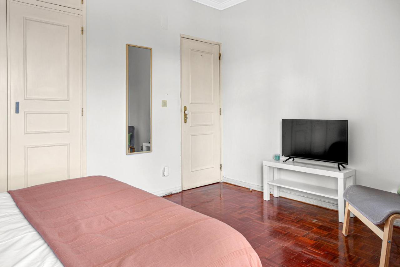 Wonderful Shared Apartment In Alfornelos - Near Metro! Lisboa Exterior foto